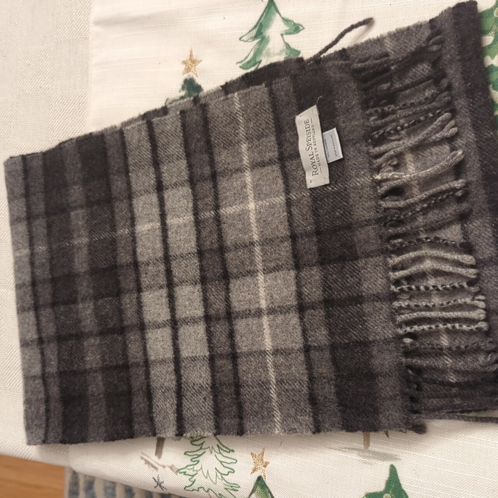 Cashmere scarf